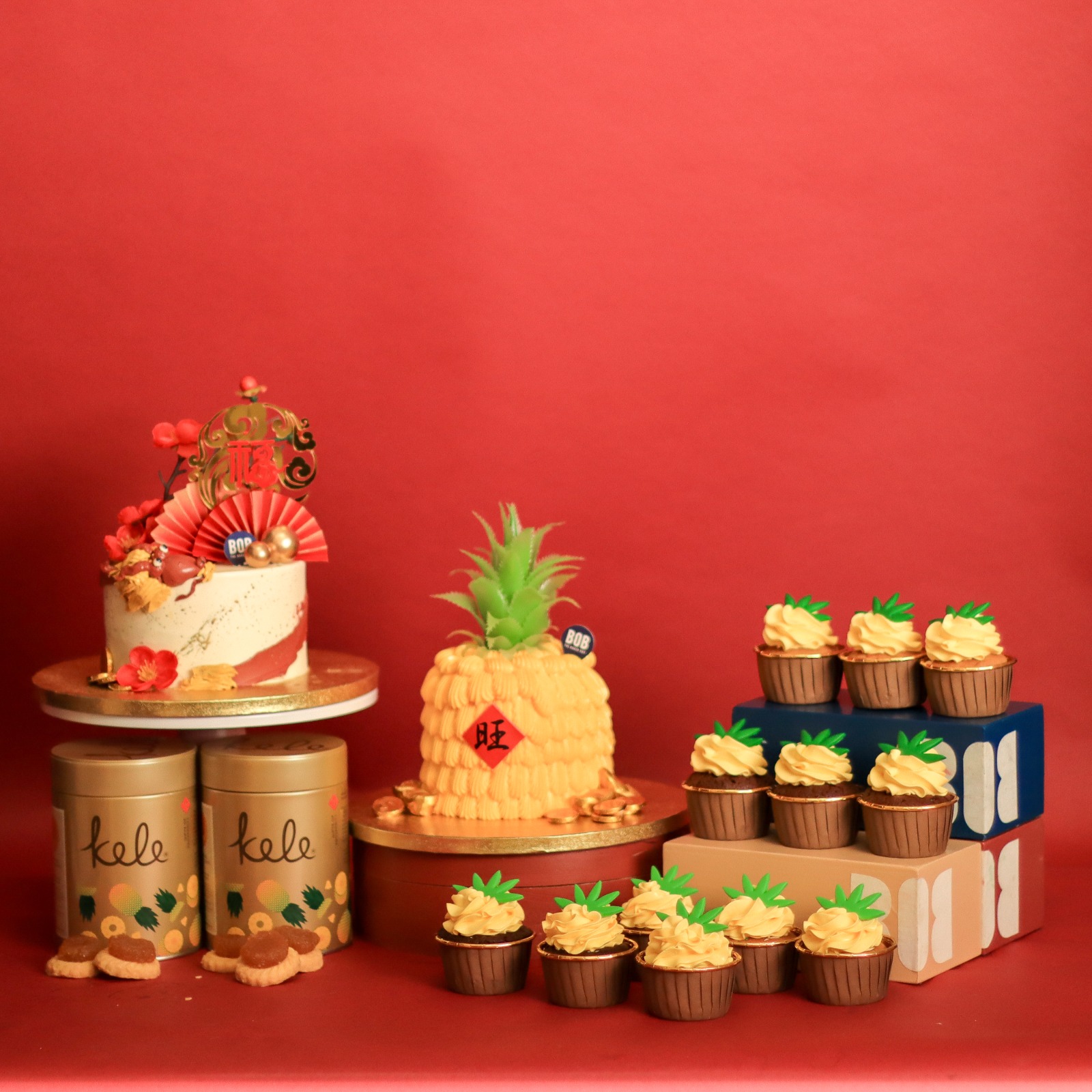 Bundle 5: Chinese New Year HUAT Platter  (Consisting of 3D Golden Pineapple Brownie, Year of Dragon Cake, 1 dozen Pineapple Cupcakes, 2 x Kele Pineapple Tarts)